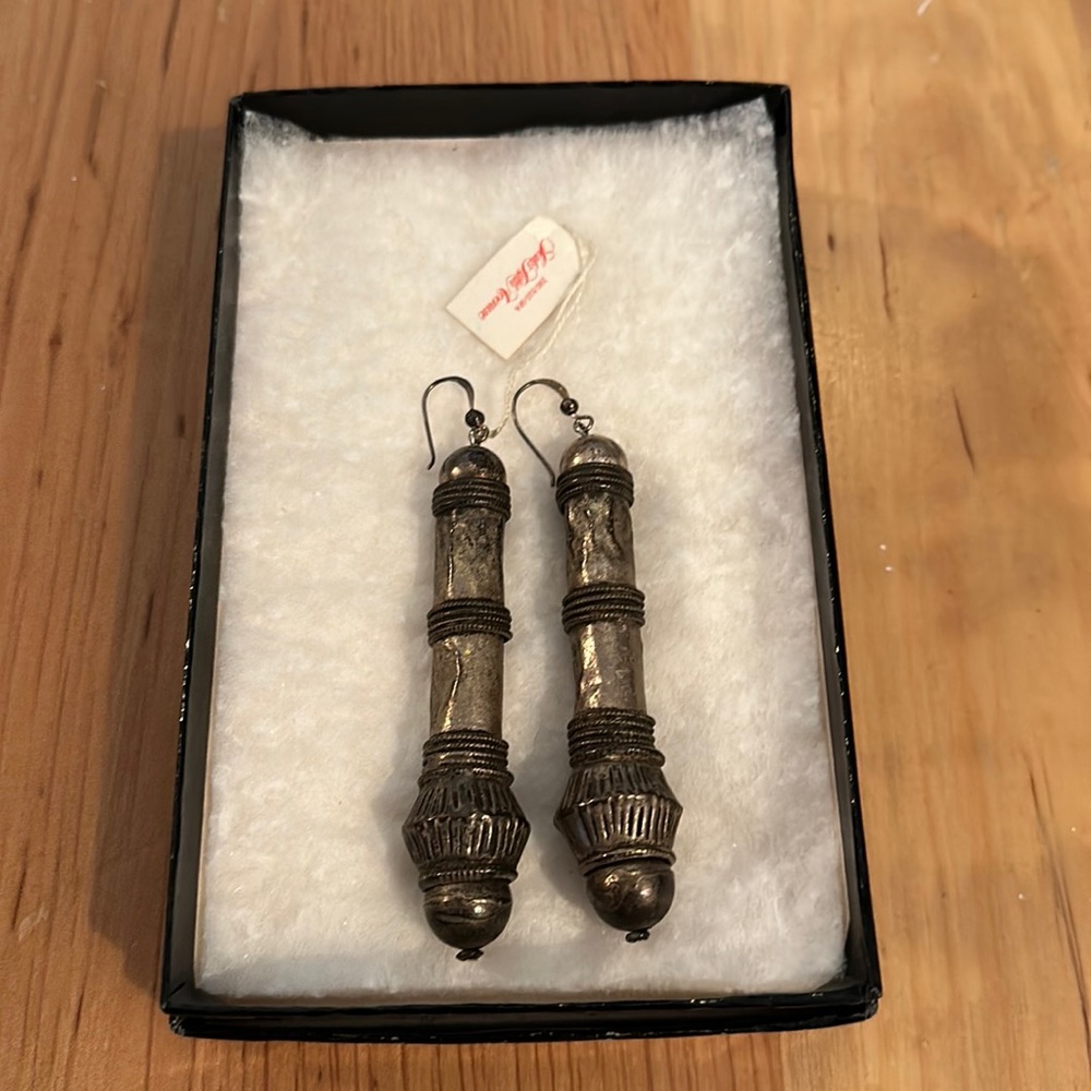 NWT Saks Fifth Avenue Hollow Distressed Fish Hook Earrings
